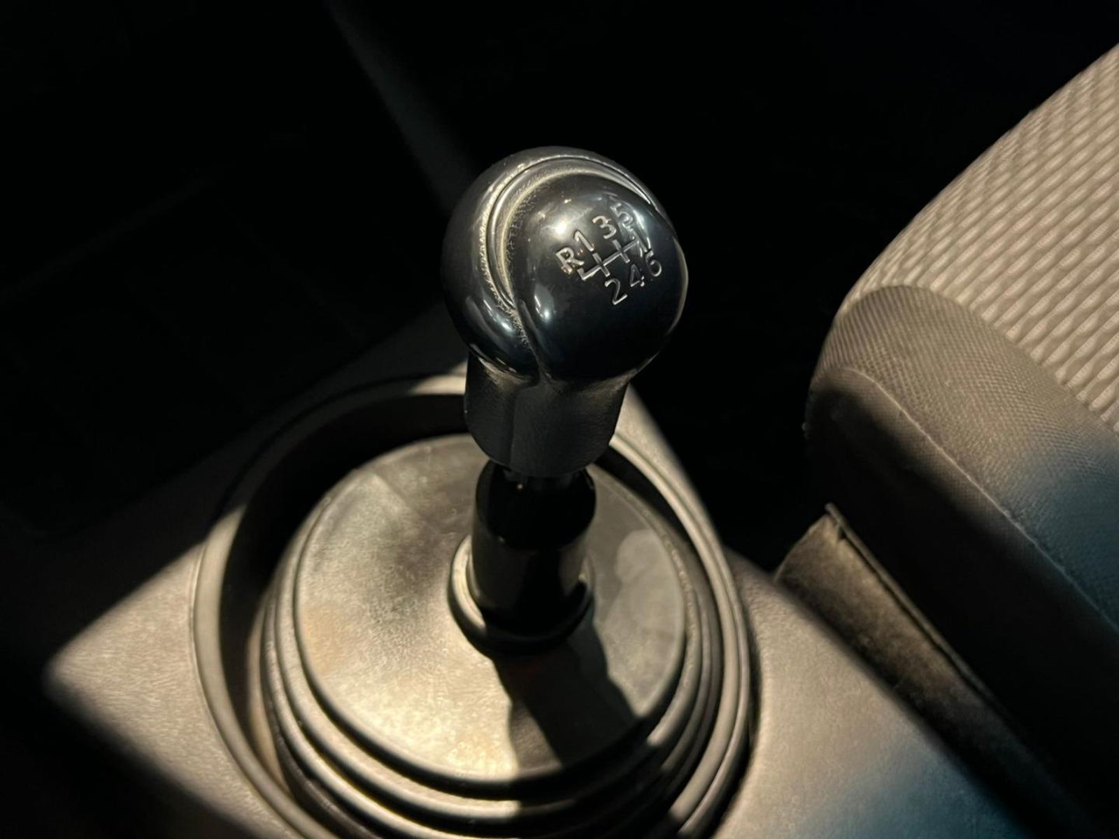 Toyota HILUX DX 2.4 4x2 2024 - Imagen 17 de 20