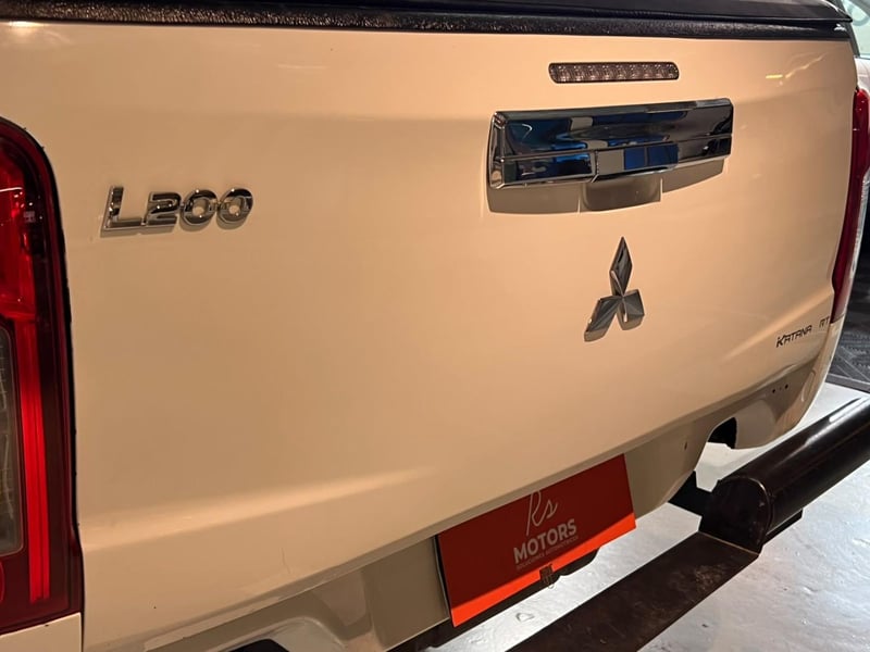 Mitsubishi L200 2.2 KATANA CRT DIESEL DOB. CAB. 4X4 MT 4P 2024 - Imagen 8 de 20