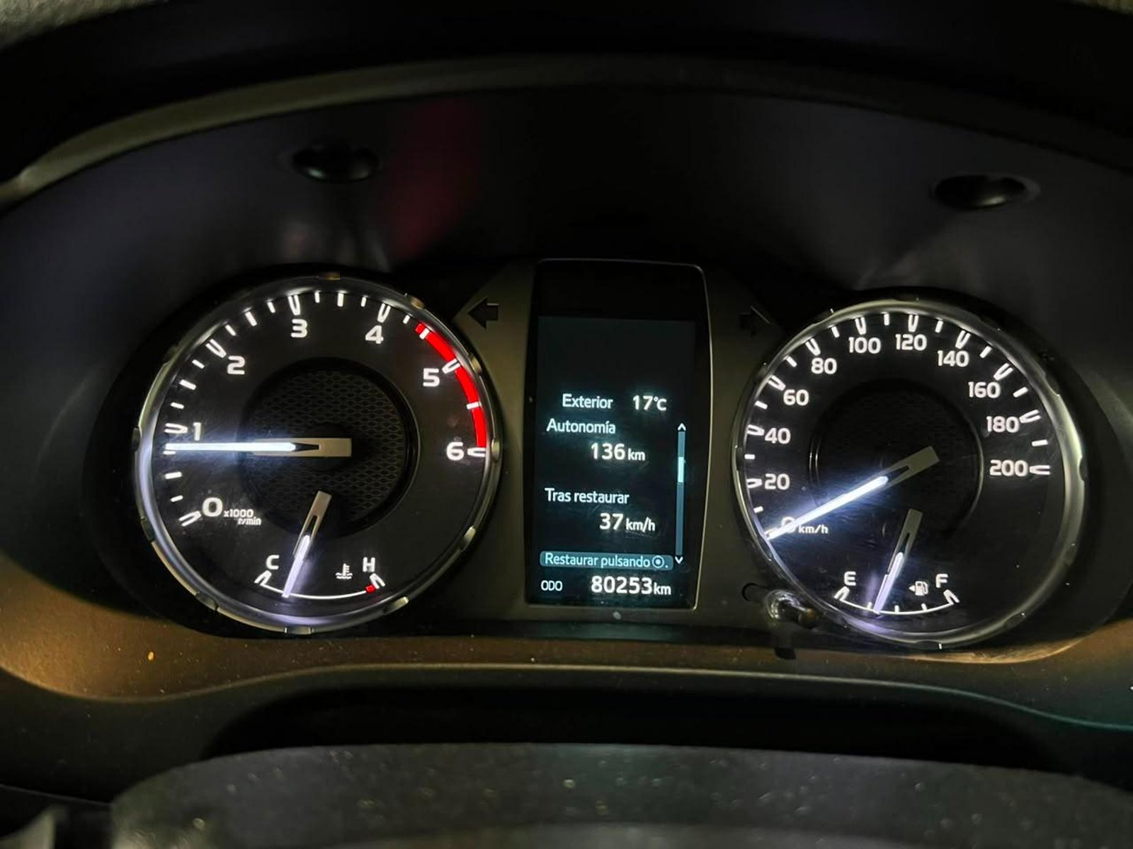 Toyota HILUX DX 2.4 4x2 2023 - Imagen 13 de 18