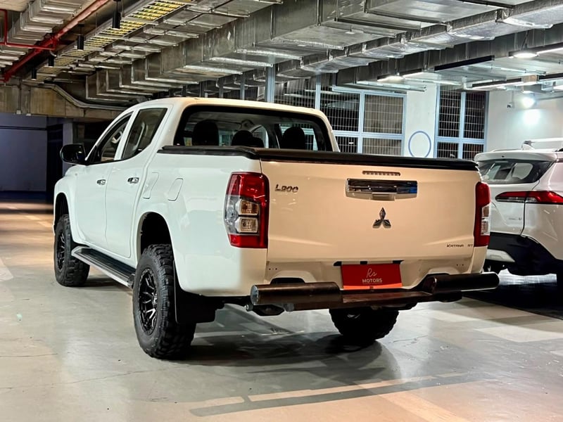 Mitsubishi L200 2.2 KATANA CRT DIESEL DOB. CAB. 4X4 MT 4P 2024 - Imagen 6 de 20