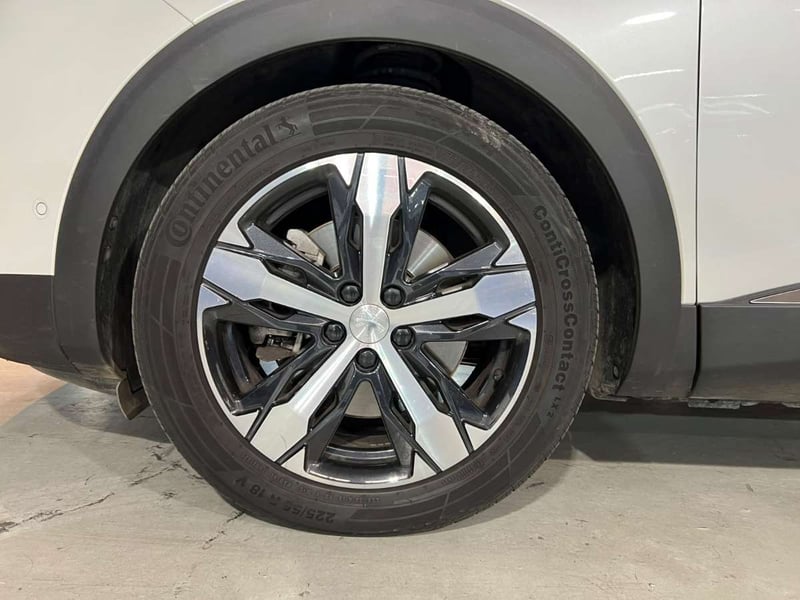 Peugeot 3008 HYBRID 300 4X4 1.6 AUT 2024 - Imagen 9 de 20