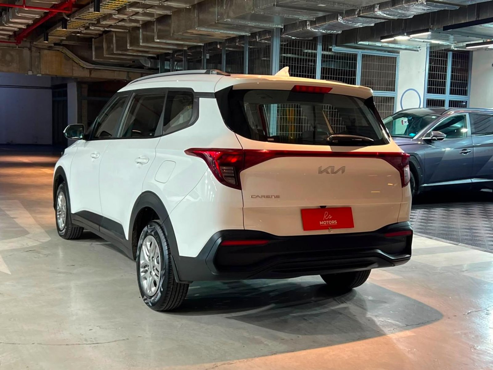 Kia CARENS LX 1.5 MT 2023 - Imagen 6 de 20