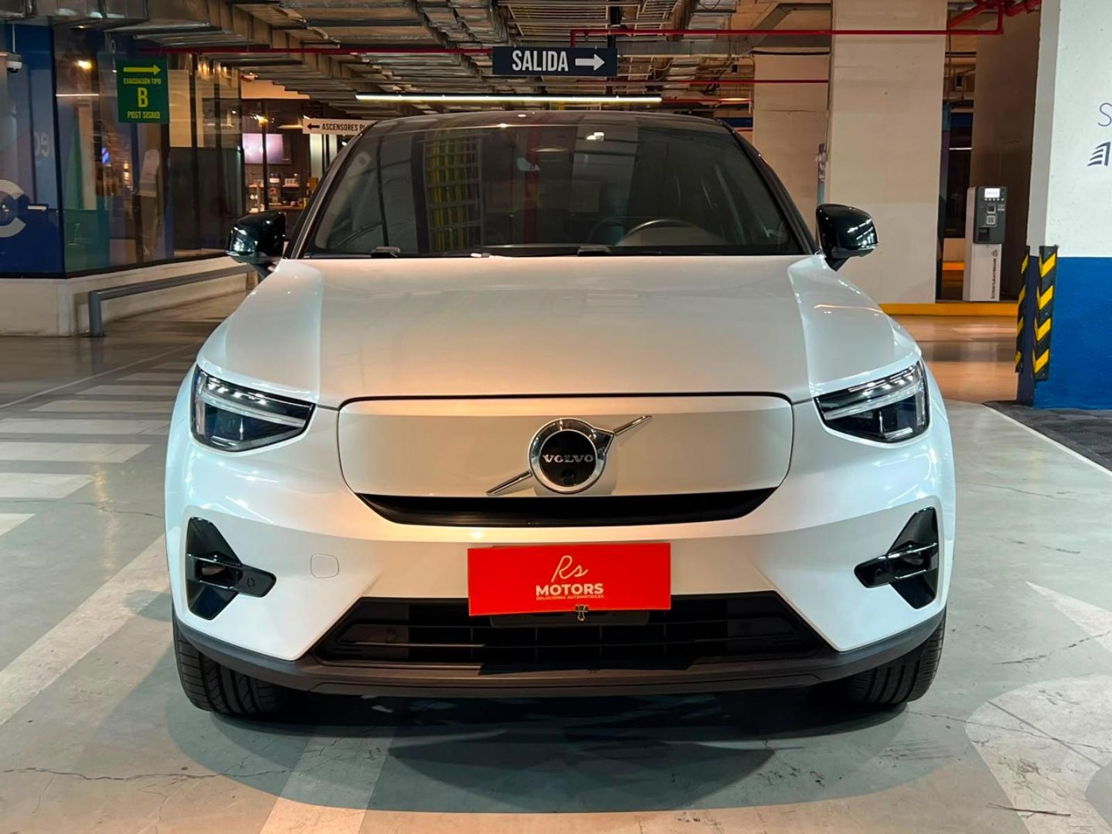 Volvo C40 P8 RECHARGE 4X4 AUT 2022 - Foto 2 de 20