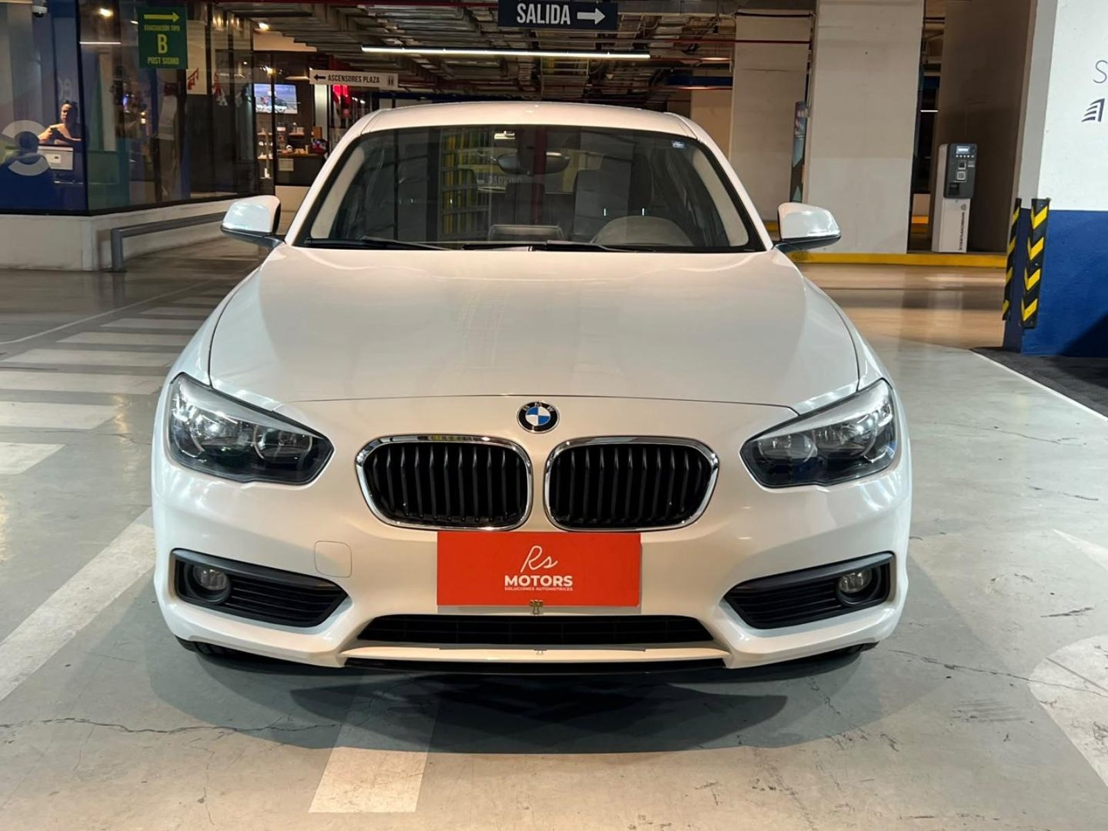 BMW 118i 2017 - Foto 2 de 20