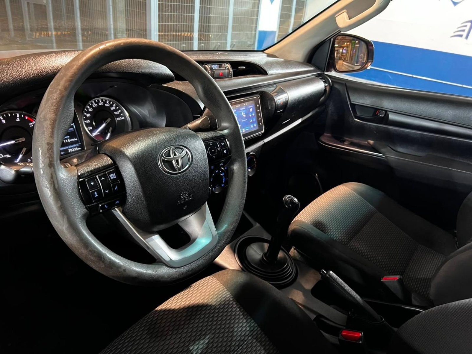 TOYOTA HILUX 2024 - Imagen 9 de 19