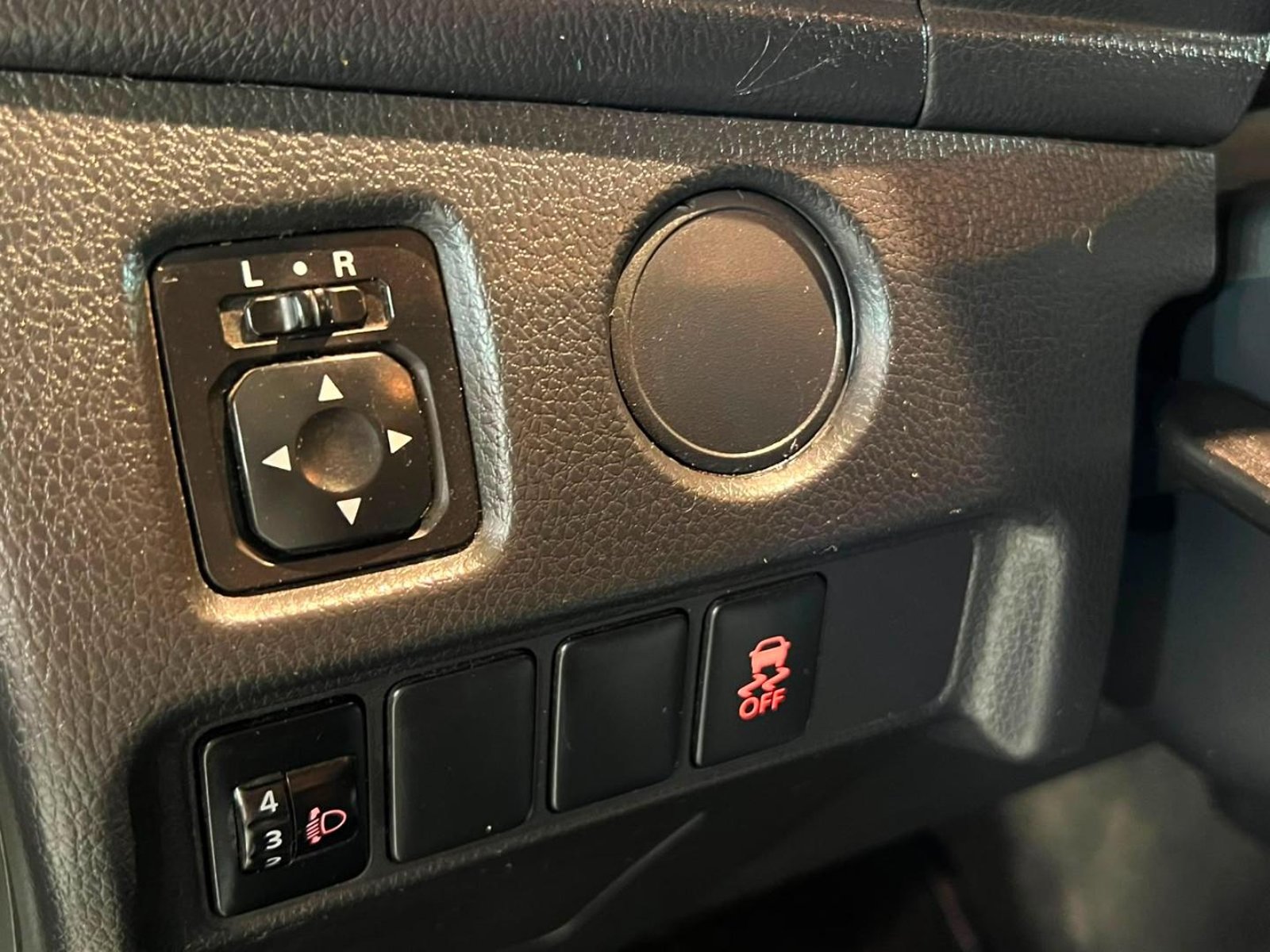 Mitsubishi L200 KATANA CRT 4X4 2.2 KATANA CR 2.2	MT 2024 - Imagen 14 de 20