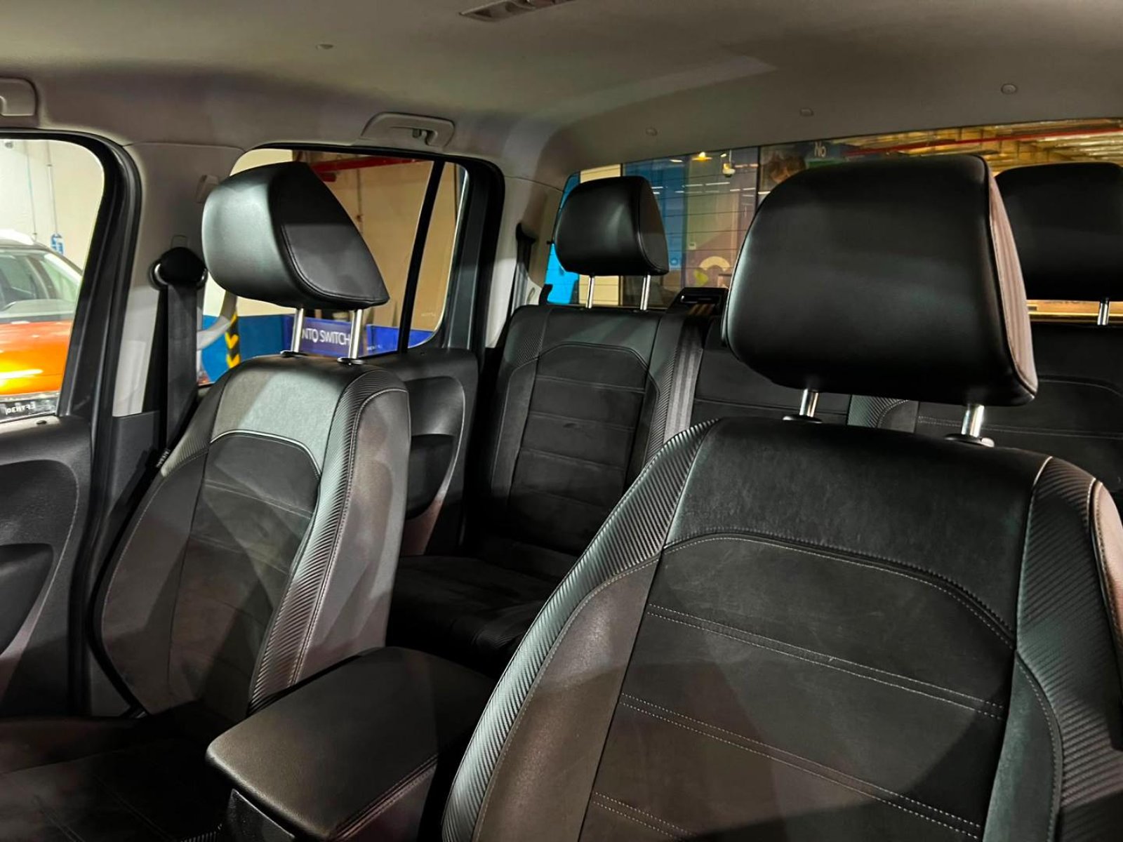 VOLKSWAGEN AMAROK HIGHLINE 4X4 2.0 AT 2019 - Imagen 19 de 20