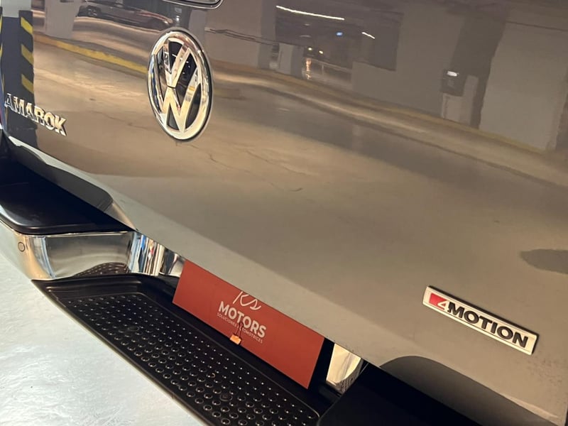 Volkswagen AMAROK HIGHLINE 4X4 2.0 AT 2023 - Imagen 7 de 20