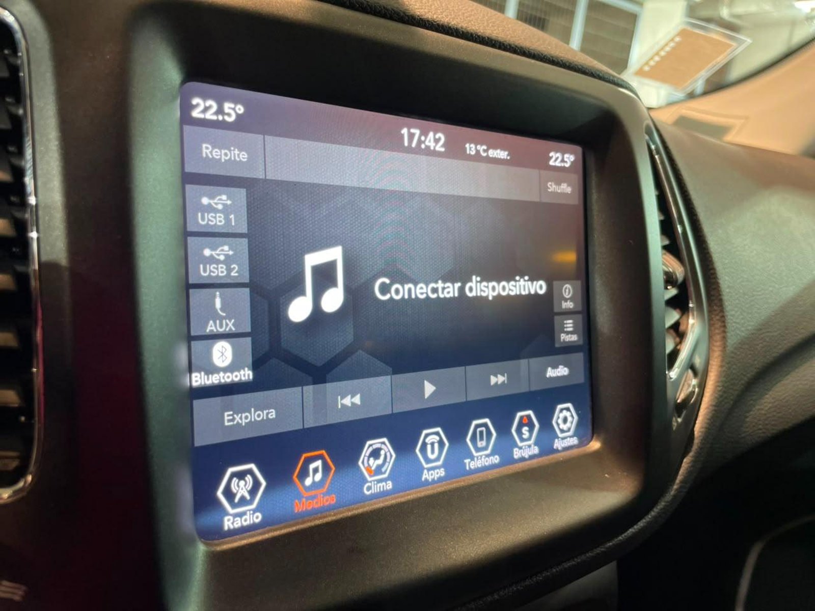 Jeep COMPASS Longitude 2.4 AT 4x2 2020 - Imagen 14 de 20