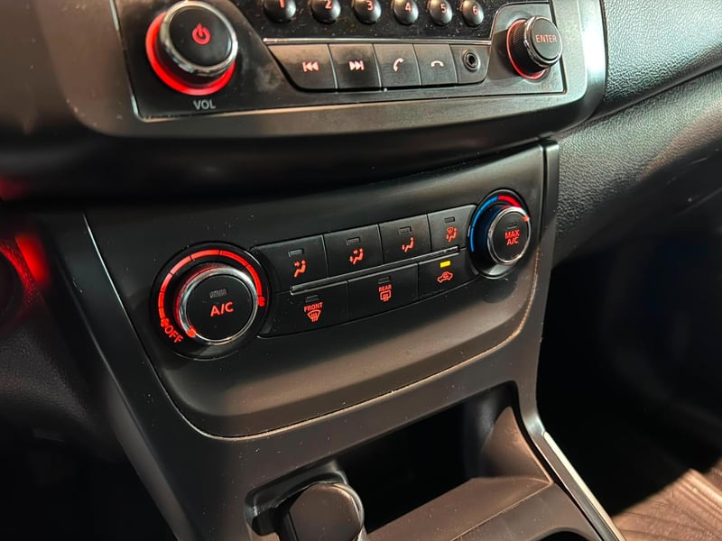 Nissan SENTRA SENSE 1.8 MT 2019 - Imagen 15 de 19