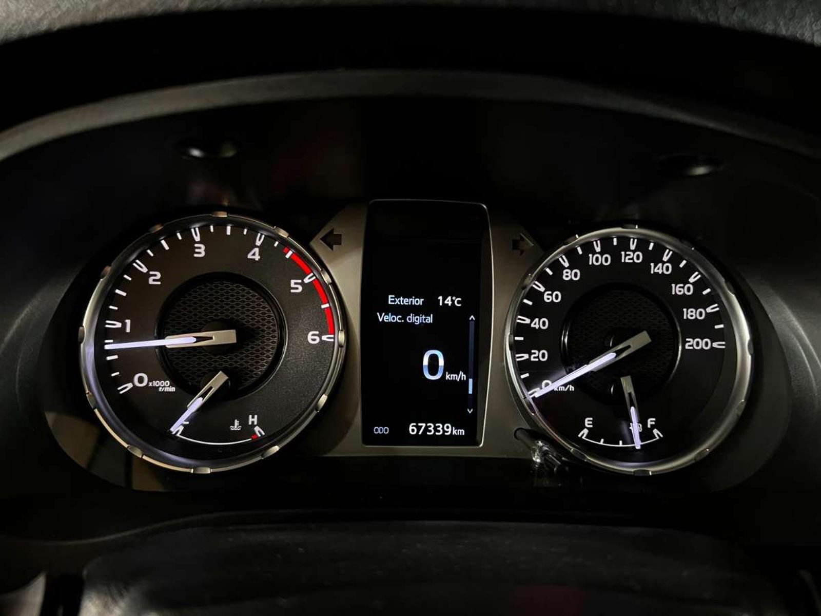 Toyota HILUX DX 4X4 2.4L🇯🇵 2024 - Imagen 12 de 19