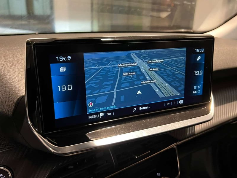 Peugeot 2008 Allure 1.2 PureTech AT 2022 - Imagen 17 de 20