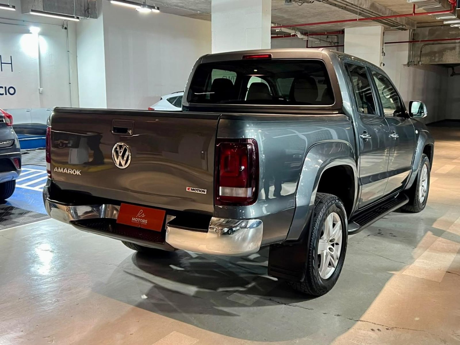 Volkswagen AMAROK DCAB TDI DOHC 4X4 2.0 AUT TDI 4X4 2.0 HIGHLINE 2023 - Foto 4 de 19