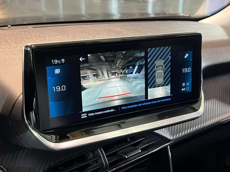 Peugeot 2008 Allure 1.2 PureTech AT 2022 - Imagen 14 de 20