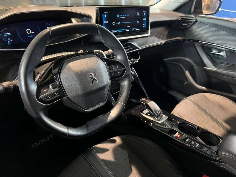 Peugeot 2008 Allure 1.2 PureTech AT 2022 - Imagen 8 de 20