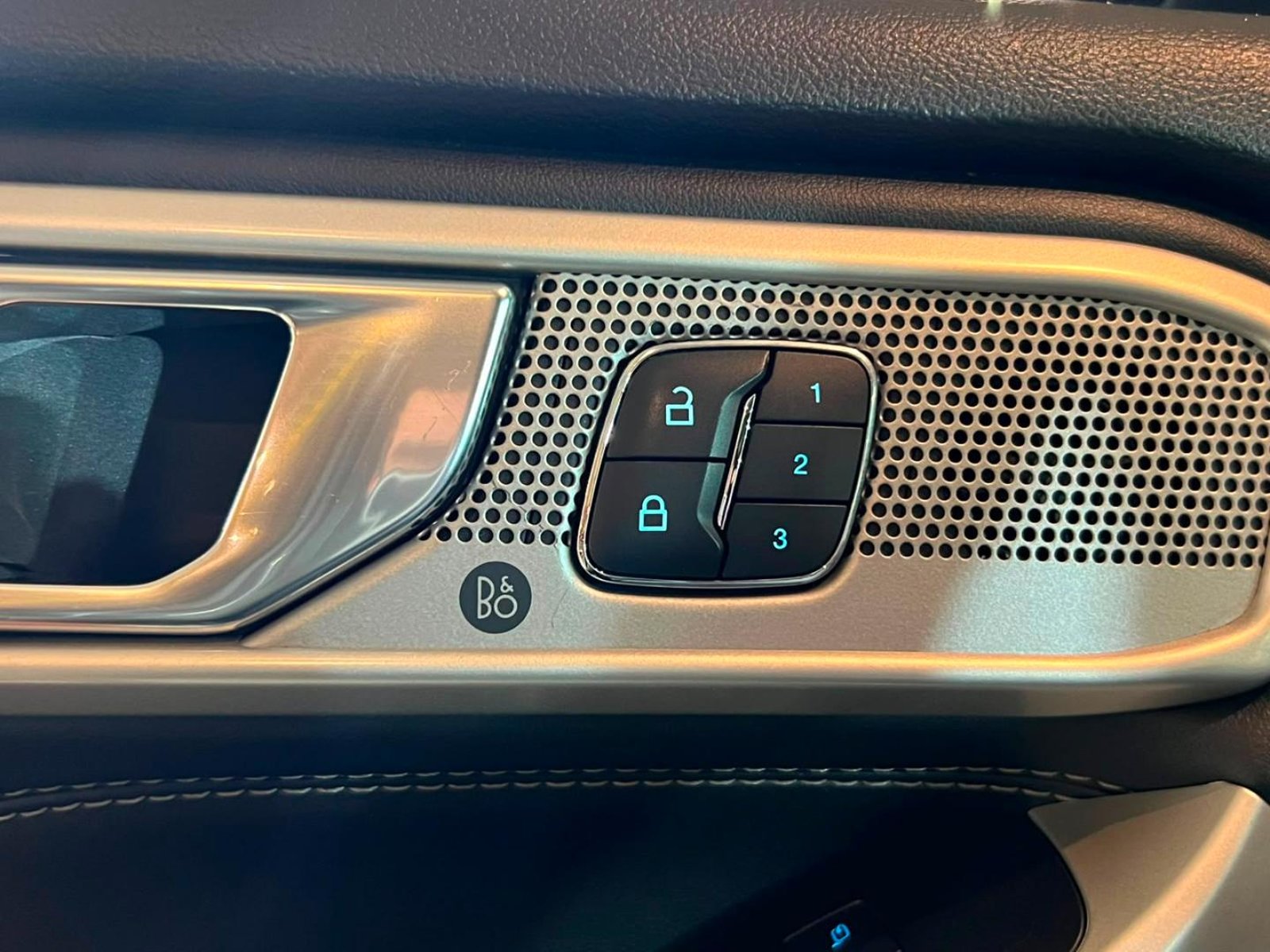 Ford EXPLORER Explorer Limited 2022 - Imagen 19 de 20