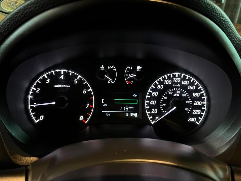 Nissan SENTRA SENSE 1.8 MT 2019 - Imagen 12 de 19