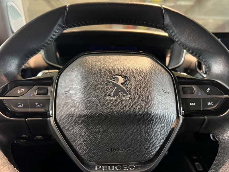 Peugeot 2008 Allure 1.2 PureTech AT 2022 - Imagen 10 de 20