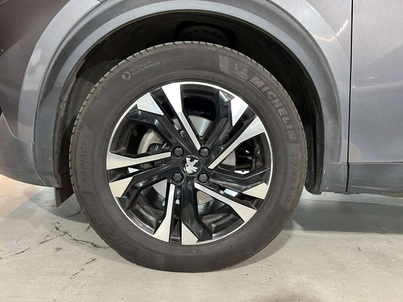 Peugeot 2008 Allure 1.2 PureTech AT 2022 - Imagen 7 de 20