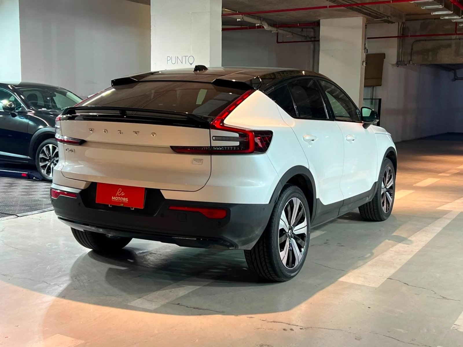 Volvo C40 P8 RECHARGE 4X4 AUT 2022 - Foto 4 de 20
