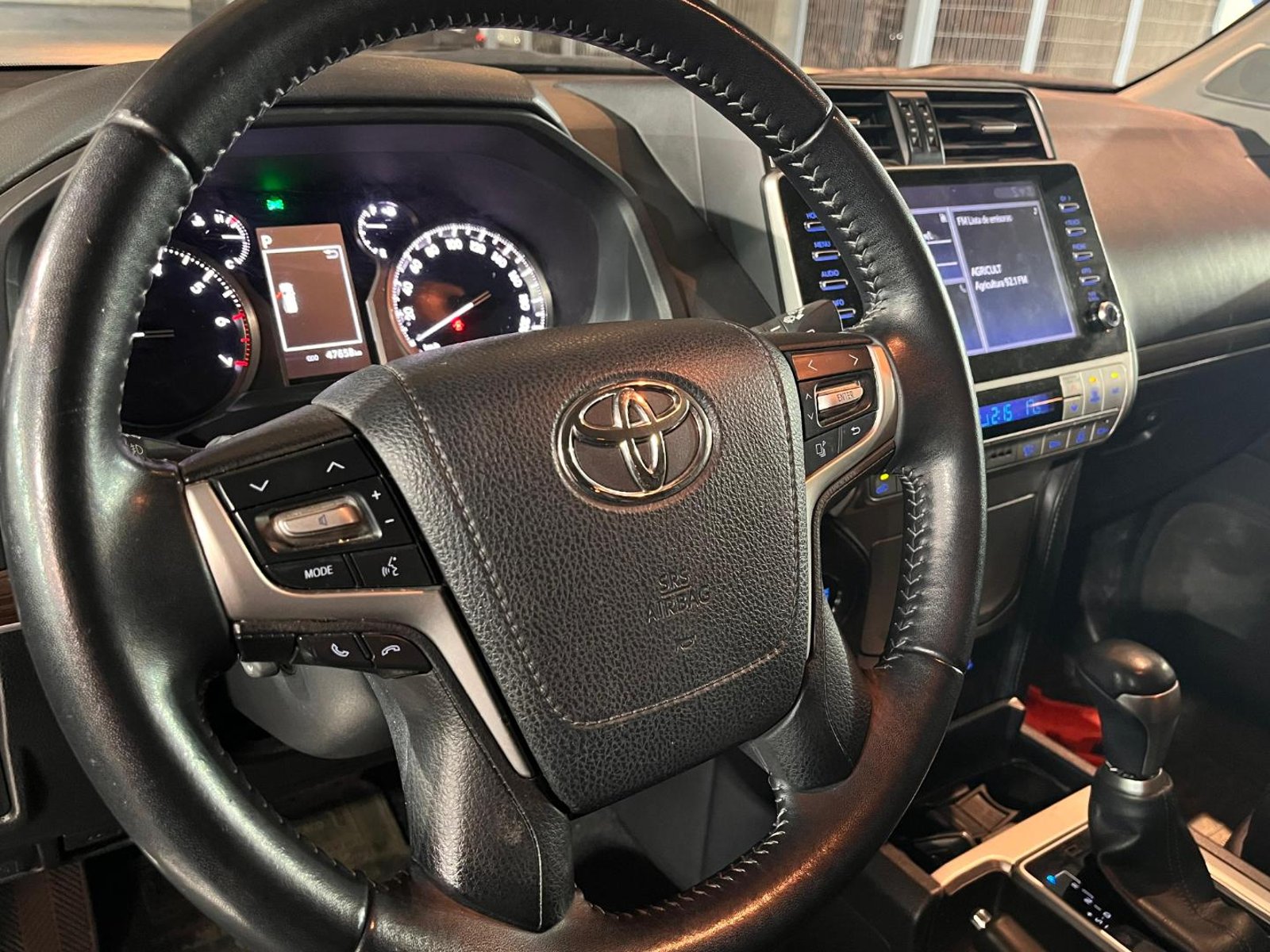 Toyota LAND CRUISER PRADO LAND CRUISER PRADO 4X4 4.0 AT 2023 - Imagen 10 de 20