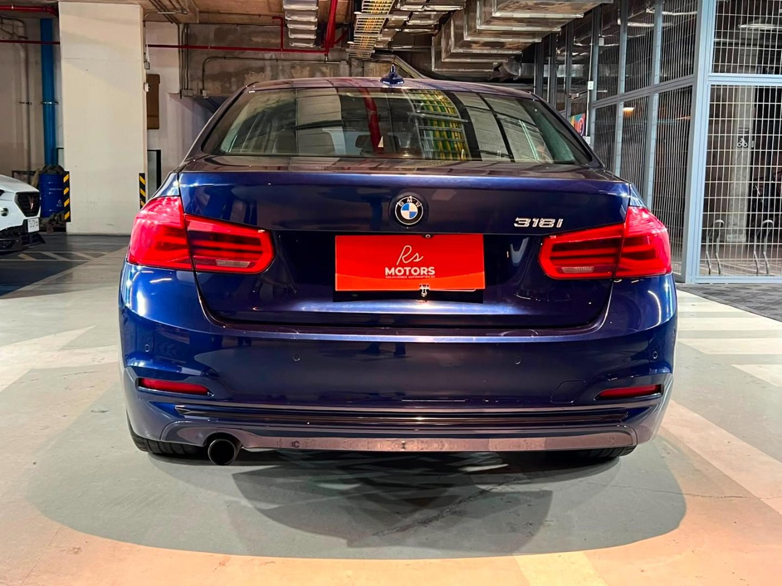 BMW 318I LCI 1.5 AT SPORT 2018 - Foto 5 de 20