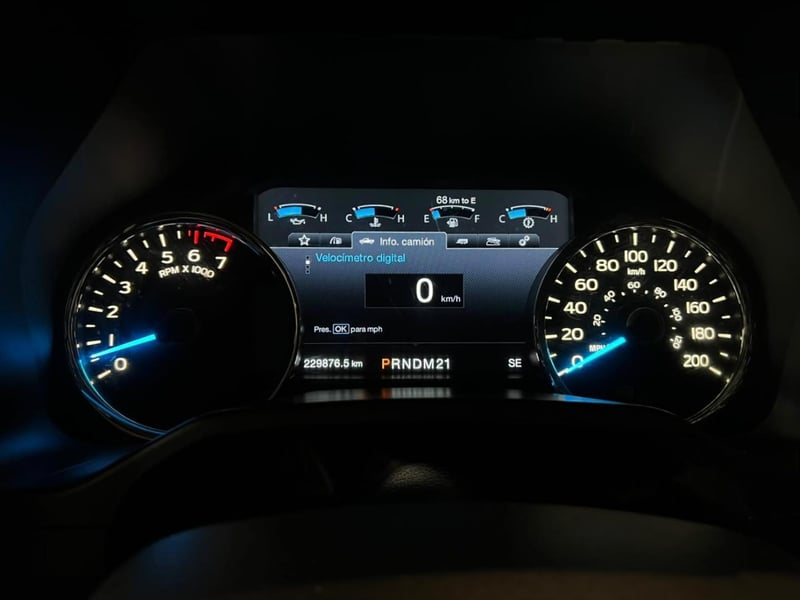 Ford F-150 LARIAT LUXURY 5.0 2016 - Imagen 14 de 20