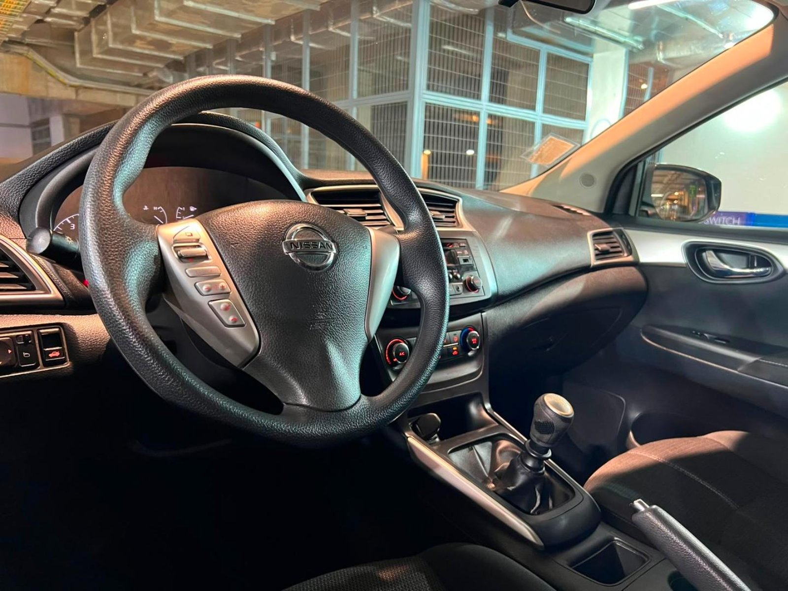 Nissan SENTRA SENSE 1.8 MT 2019 - Imagen 9 de 19
