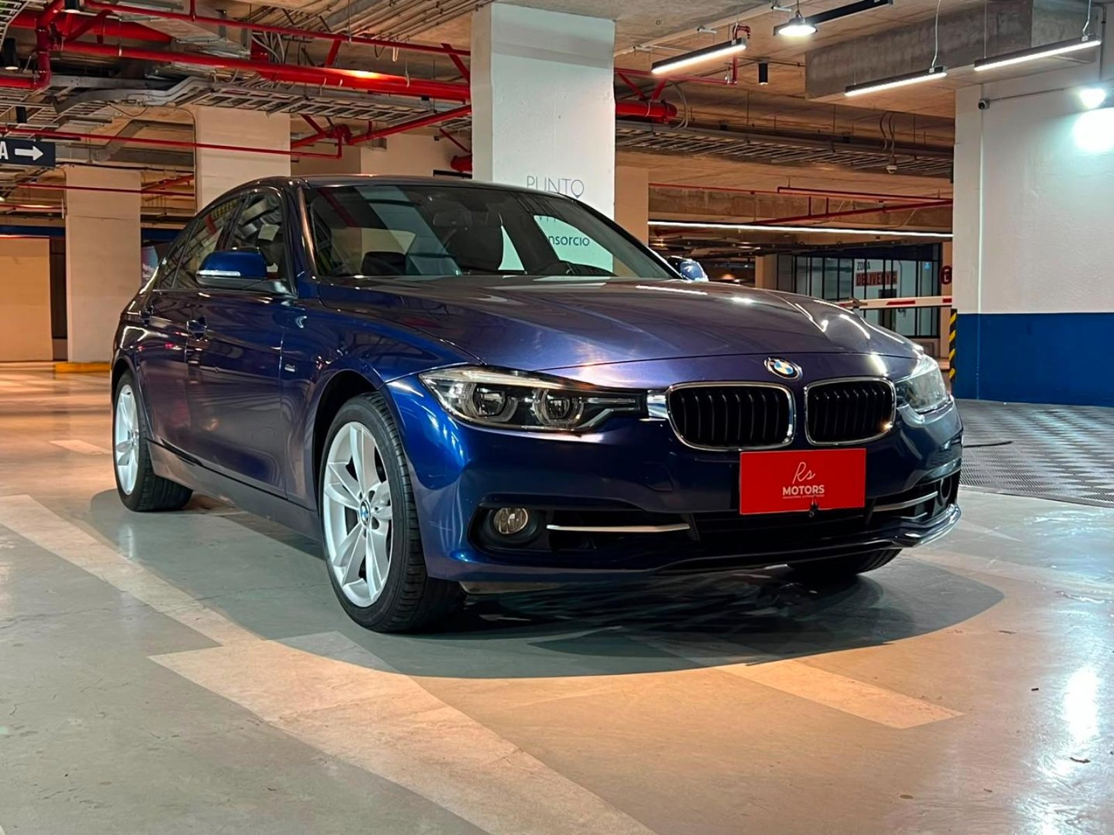 BMW 318I LCI 1.5 AT SPORT 2018 - Foto 3 de 20