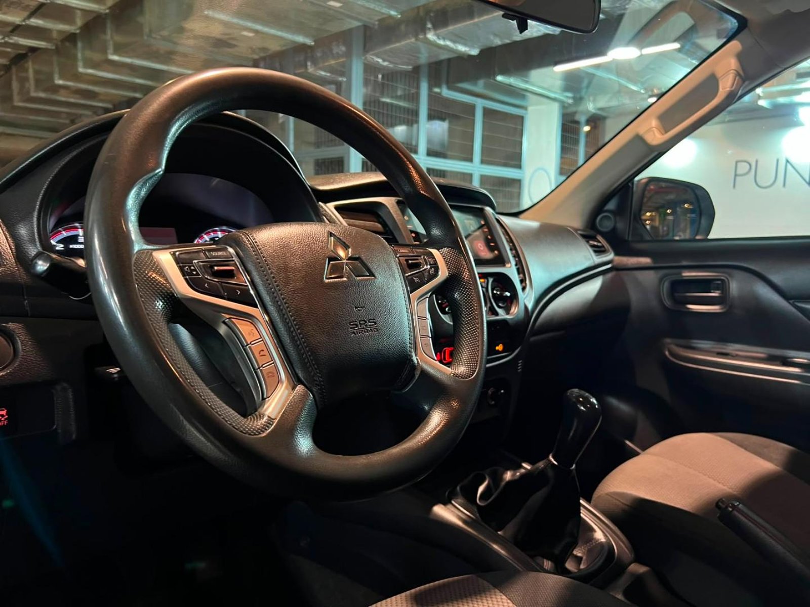 Mitsubishi L200 KATANA CRT 4X4 2.2 KATANA CR 2.2	MT 2024 - Imagen 10 de 20