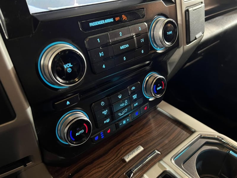 Ford F-150 LARIAT LUXURY 5.0 2016 - Imagen 18 de 20
