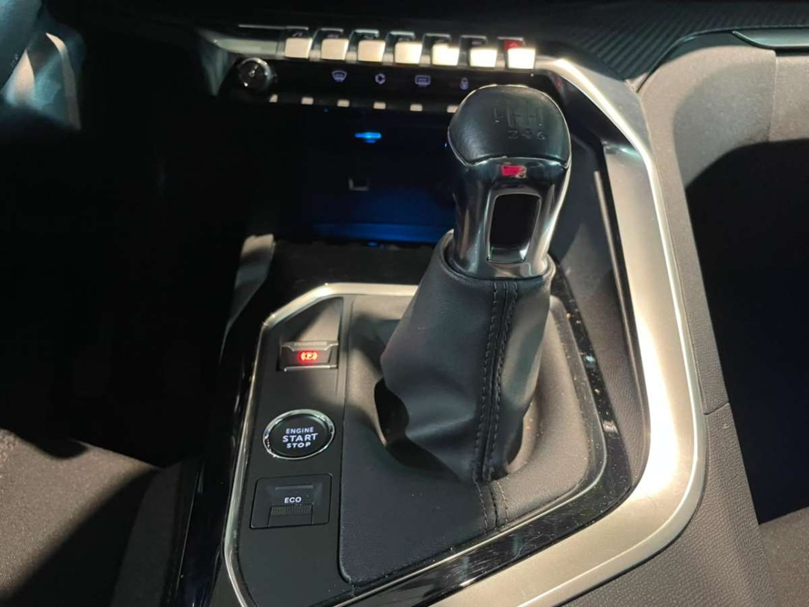 Peugeot 3008 1.2 Active Pack Puretech 4x2 130 MT6 2022 - Imagen 18 de 18