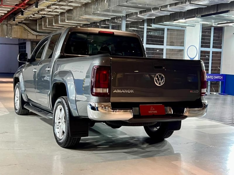 Volkswagen AMAROK HIGHLINE 4X4 2.0 AT 2023 - Imagen 6 de 20