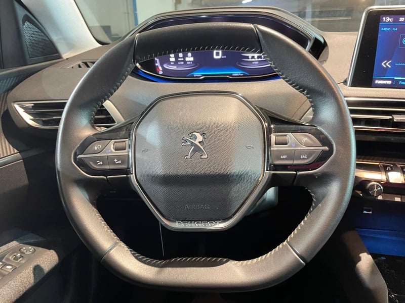 Peugeot 3008 1.2 Active Pack Puretech 4x2 130 MT6 2022 - Imagen 4 de 18