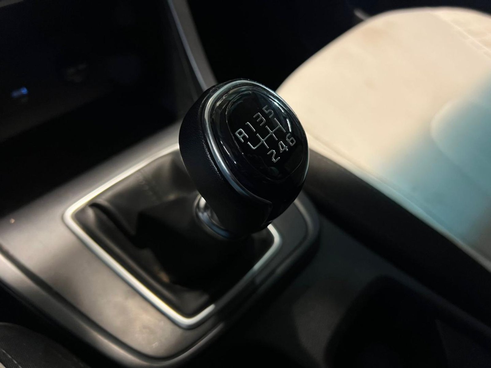 Hyundai CRETA VALUE 4X2 1.5 MT 2021 - Imagen 16 de 20