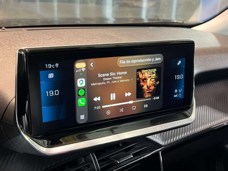 Peugeot 2008 Allure 1.2 PureTech AT 2022 - Imagen 16 de 20