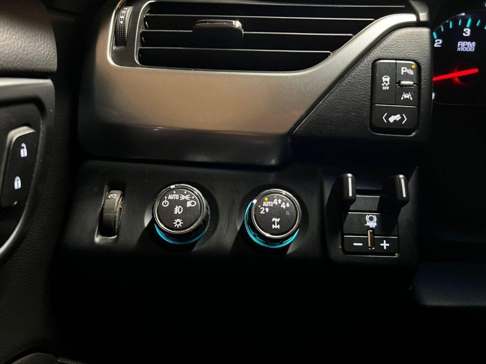 Chevrolet TAHOE LT 5.3 V8 4x4 2019 - Imagen 14 de 20