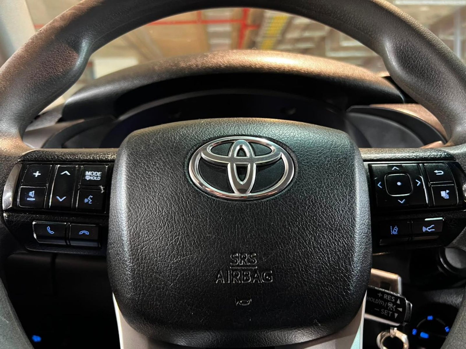 TOYOTA HILUX 2024 - Imagen 11 de 19