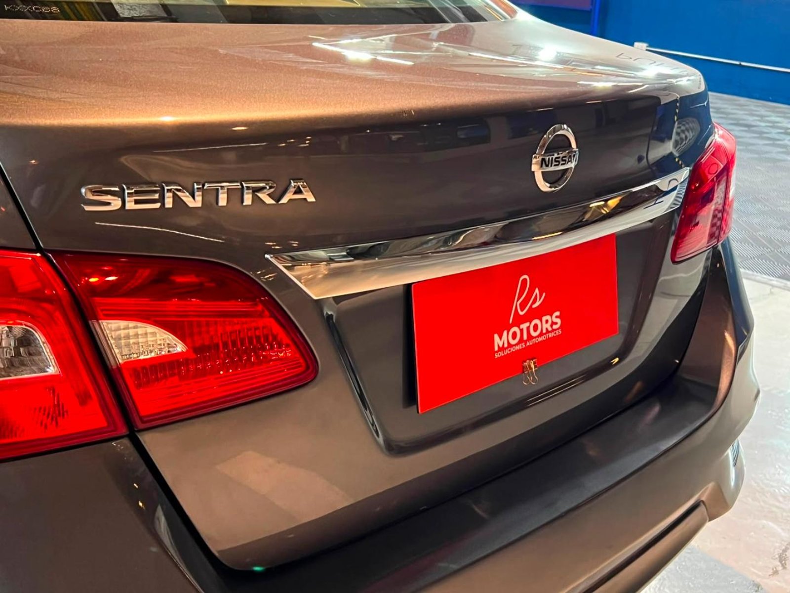 Nissan SENTRA SENSE 1.8 MT 2019 - Imagen 7 de 19