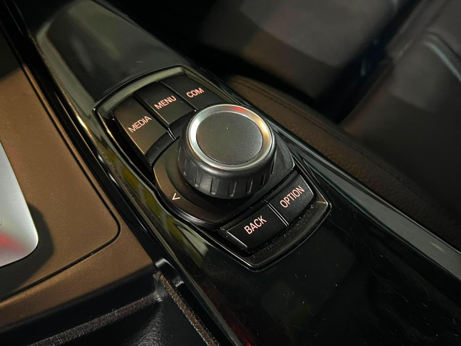 BMW 318I LCI 1.5 AT SPORT 2018 - Imagen 19 de 20