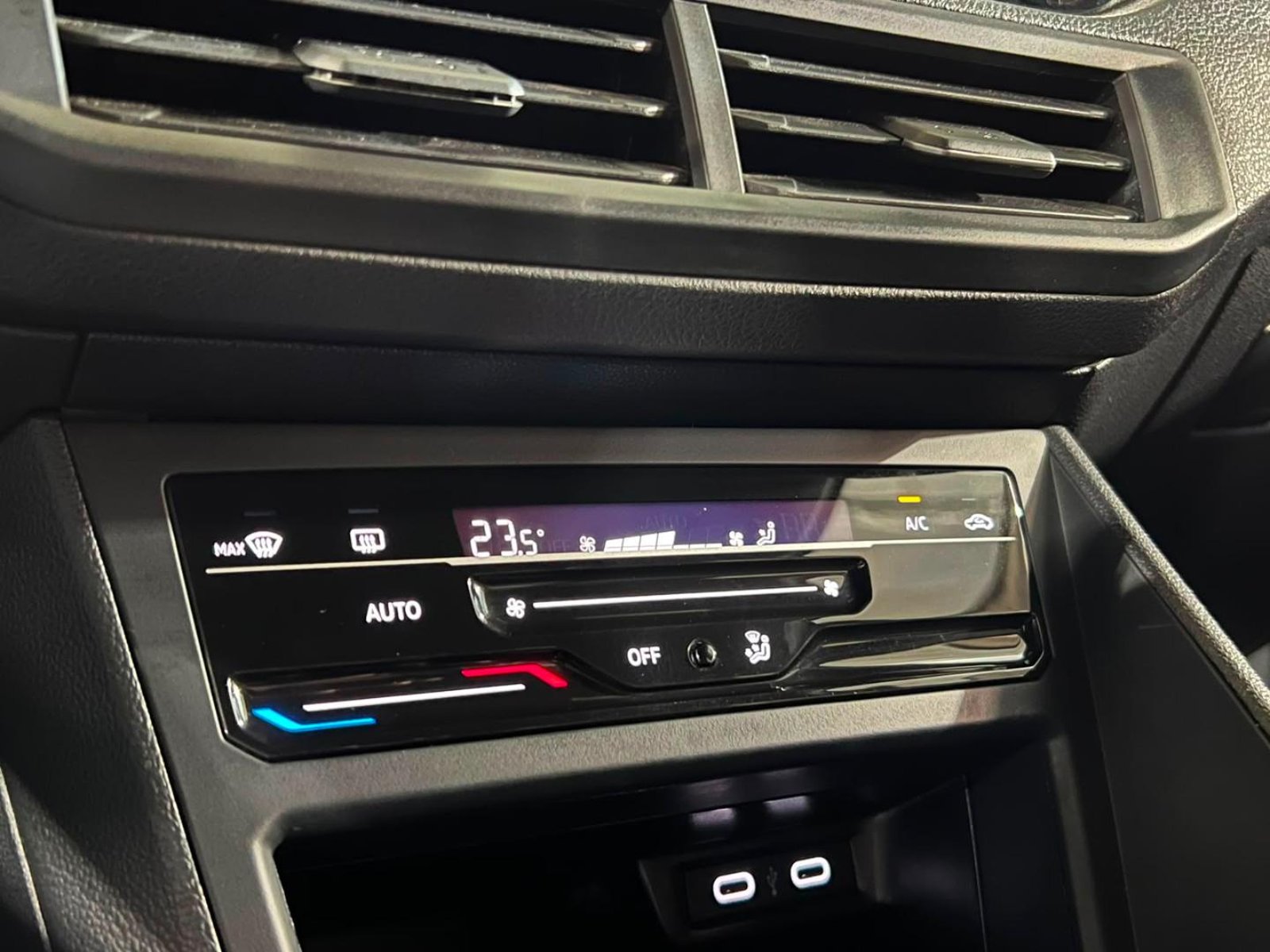 Volkswagen NIVUS 1.0 TSI AT HIGHLINE 2023 - Imagen 17 de 20