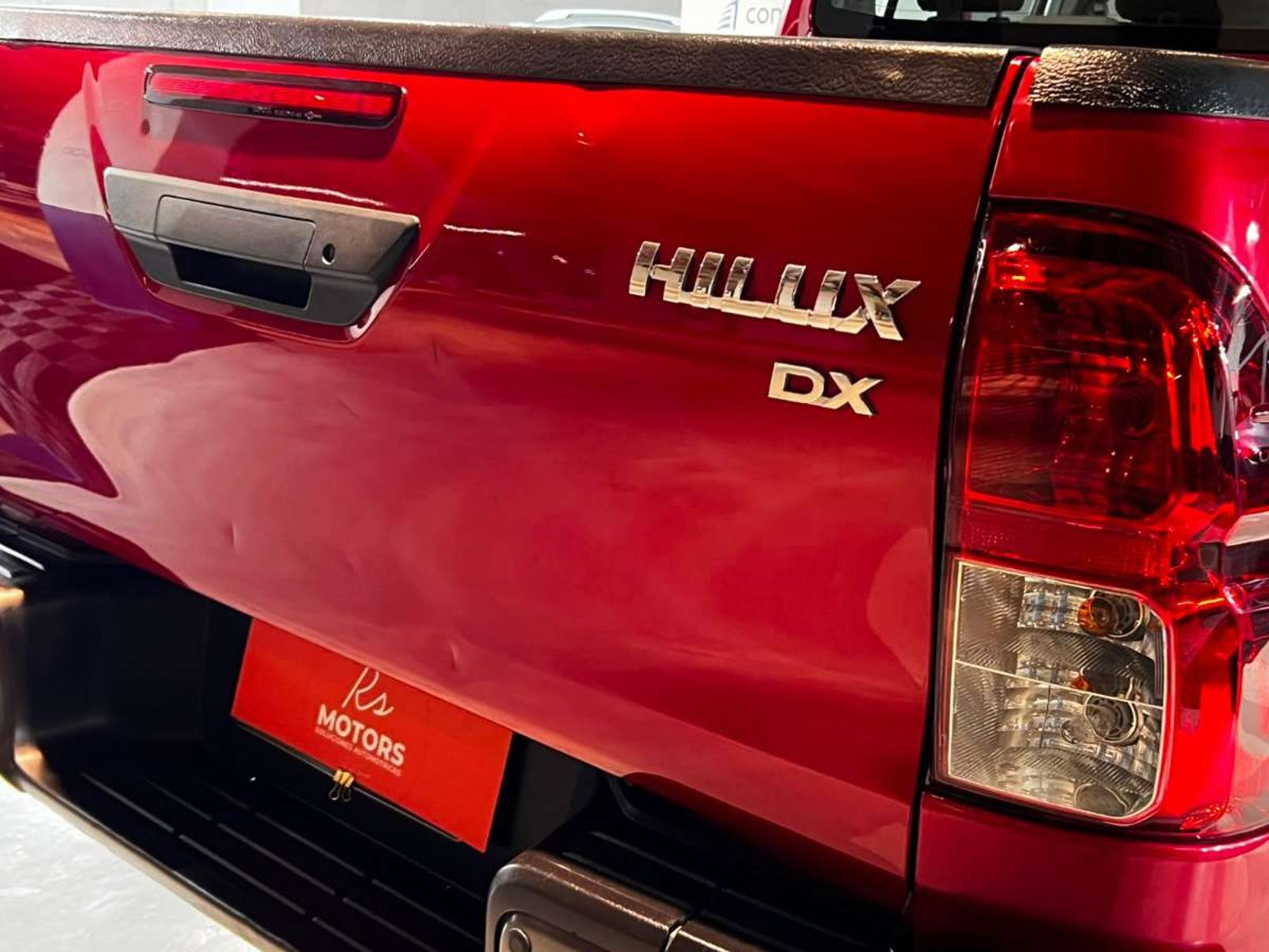 Toyota HILUX DX 4X4 2.4L🇯🇵 2024 - Imagen 7 de 19