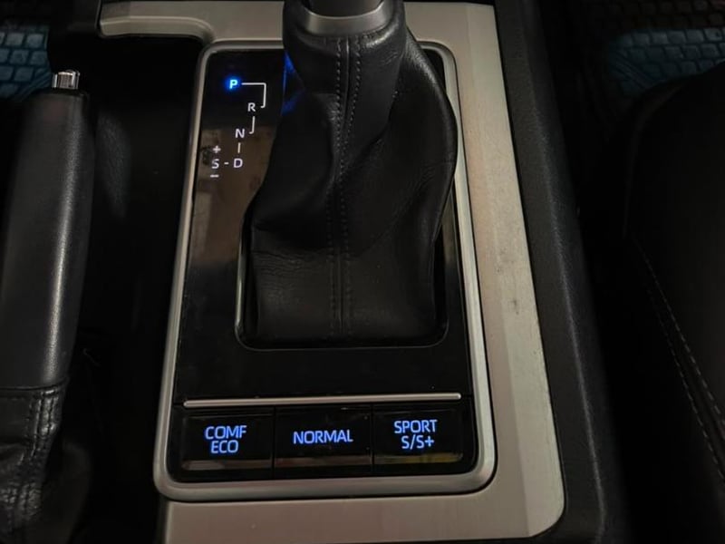 Toyota LAND CRUISER PRADO VX-L 4X4 4.0 AT 2020 - Imagen 15 de 20