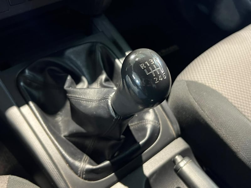 Mitsubishi L200 2.2 KATANA CRT DIESEL DOB. CAB. 4X4 MT 4P 2024 - Imagen 18 de 20