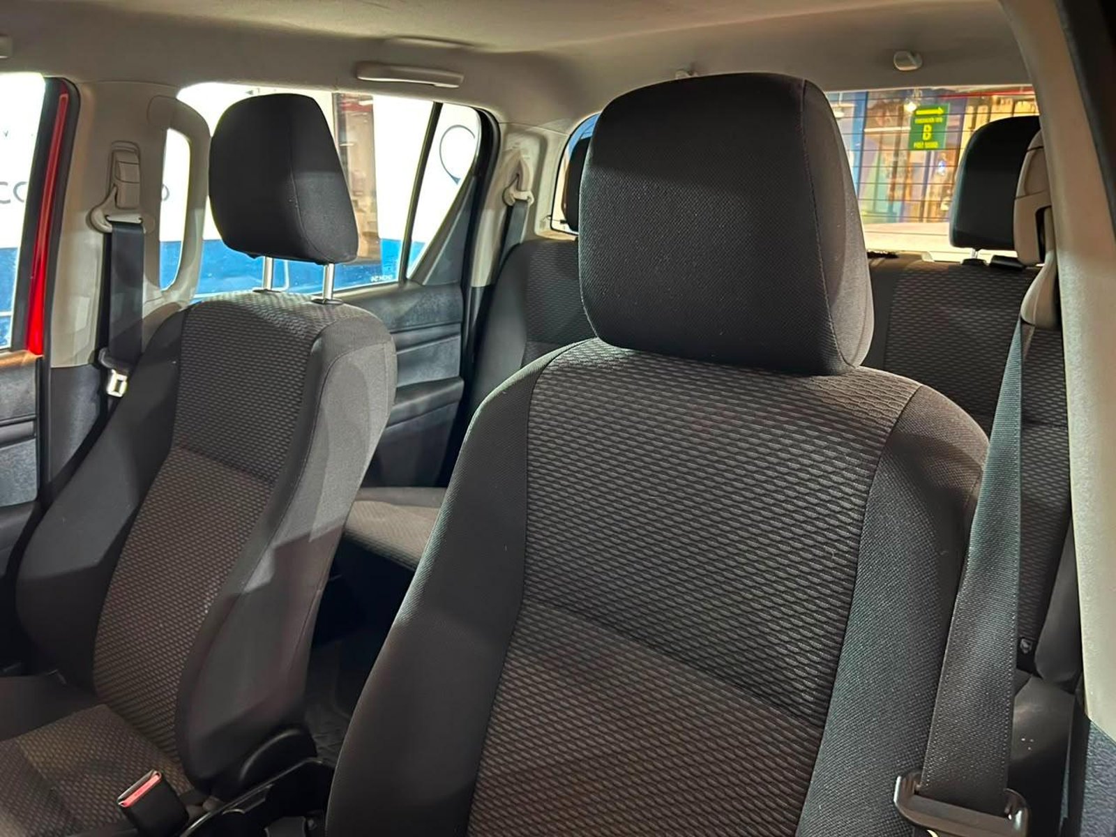 Toyota HILUX DX 2.4 4x2 2023 - Imagen 17 de 18