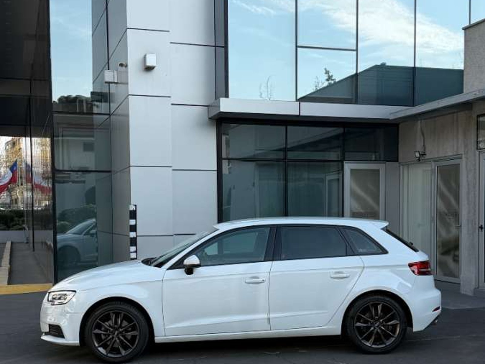 Audi A3 Sportback 1.4 TFSI 2018 - Foto 4 de 20