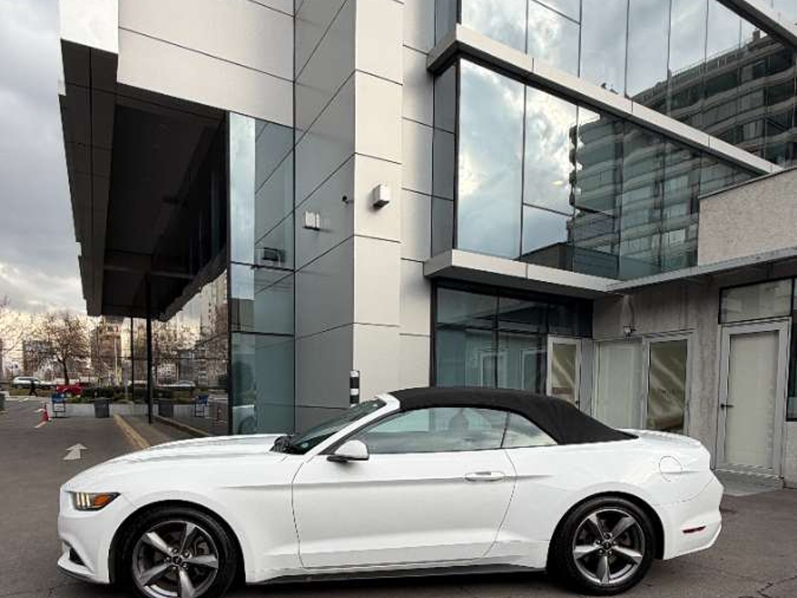 Ford MUSTANG 3,7 CABRIOT 2016 - Foto 4 de 20