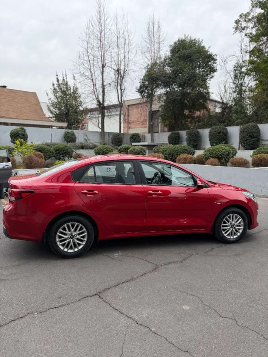 Kia RIO 4 LX AC ABS 2021 - Imagen 8 de 20