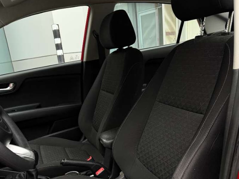 Kia RIO 4 LX AC ABS 2021 - Imagen 17 de 20
