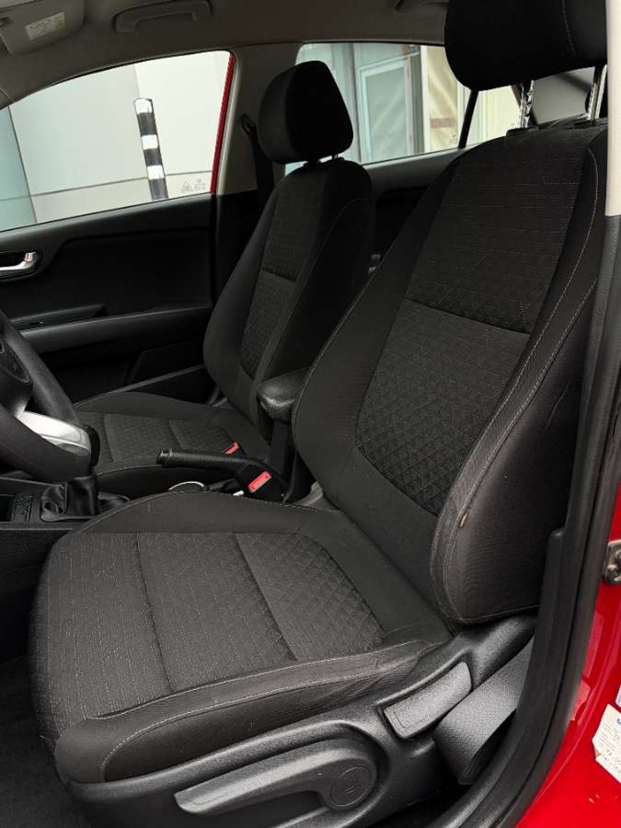 Kia RIO 4 LX AC ABS 2021 - Imagen 17 de 20